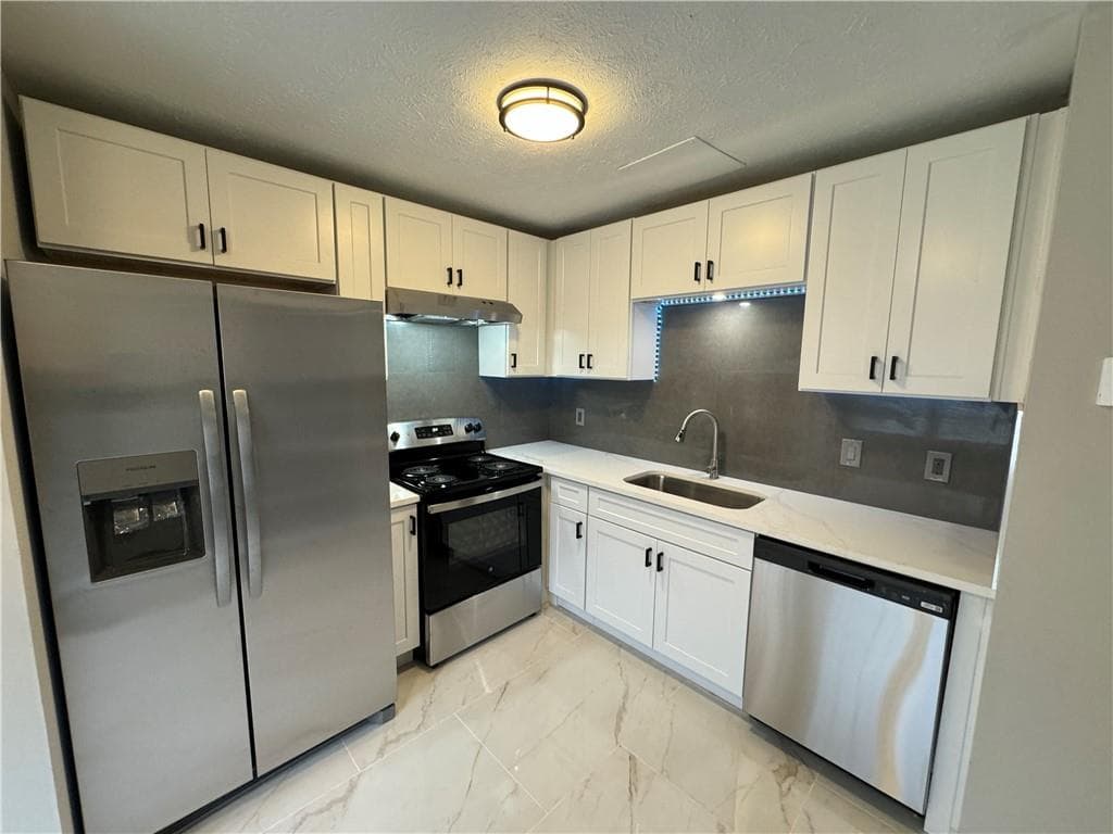 duplex for sale at 5223 Ridge Forest Drive, Stone Mountain, GA 30083 — photo 2