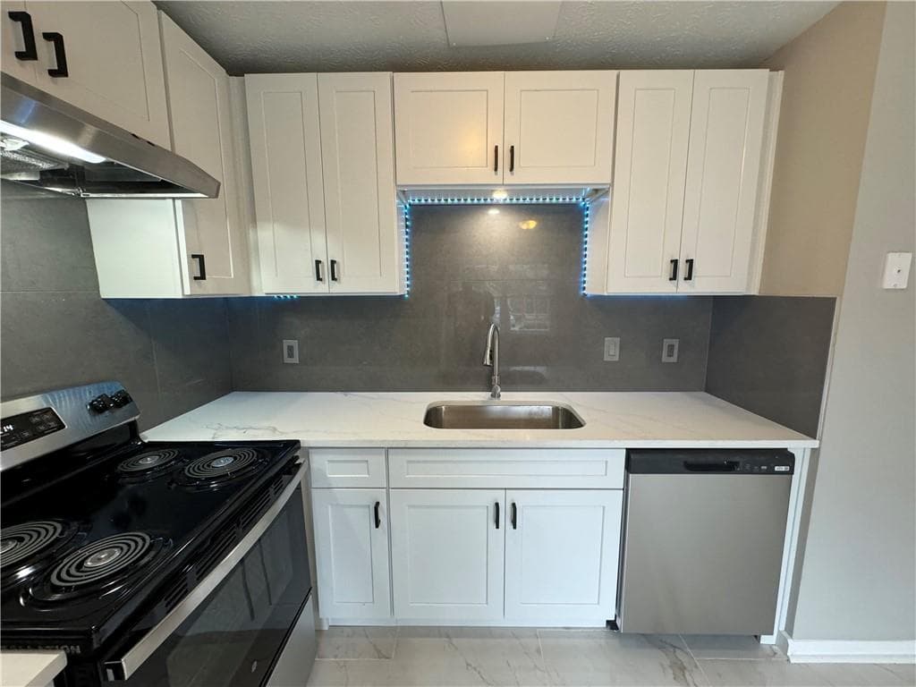 duplex for sale at 5223 Ridge Forest Drive, Stone Mountain, GA 30083 — photo 5