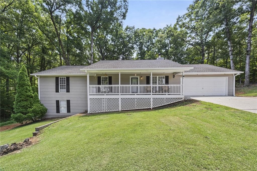 3 bedroom, 2 bathroom, 1,653 sq ft single family residence for sale at 515 Creek View Place, Mcdonough, GA 30252 — photo 1 of 33