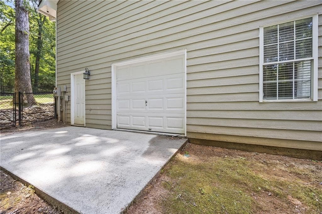 3 bedroom, 2 bathroom, 1,653 sq ft single family residence for sale at 515 Creek View Place, Mcdonough, GA 30252 — photo 3