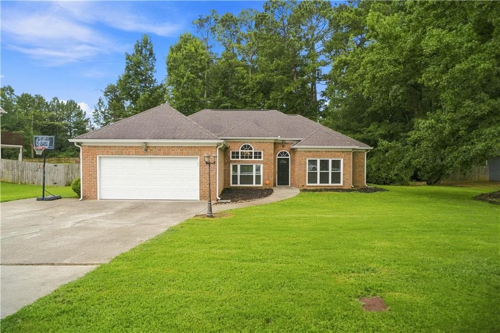 3 bedroom, 2 bathroom, 1,791 sq ft single family residence for sale at 3505 Garden Walk Ln, Loganville, GA 30052