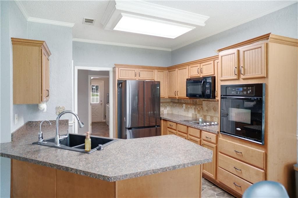 3 bedroom, 2 bathroom, 1,791 sq ft single family residence for sale at 3505 Garden Walk Ln, Loganville, GA 30052 — photo 10