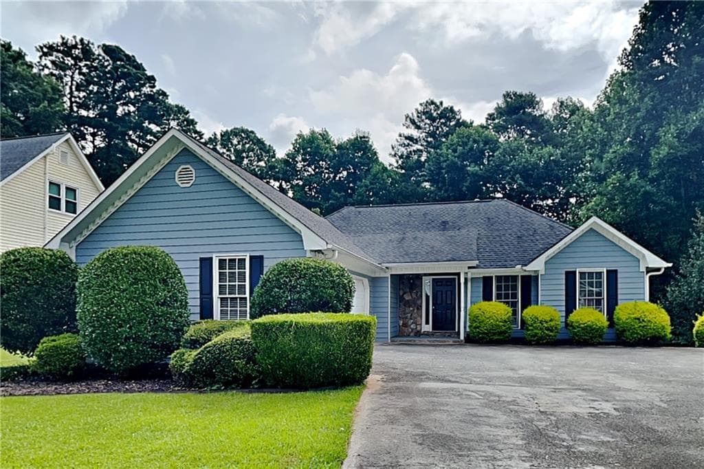 3 bedroom, 2 bathroom, 1,398 sq ft single family residence for rent at 405 Etowah Valley Way, Woodstock, GA 30189 for $2,100 a month — photo 1 of 19