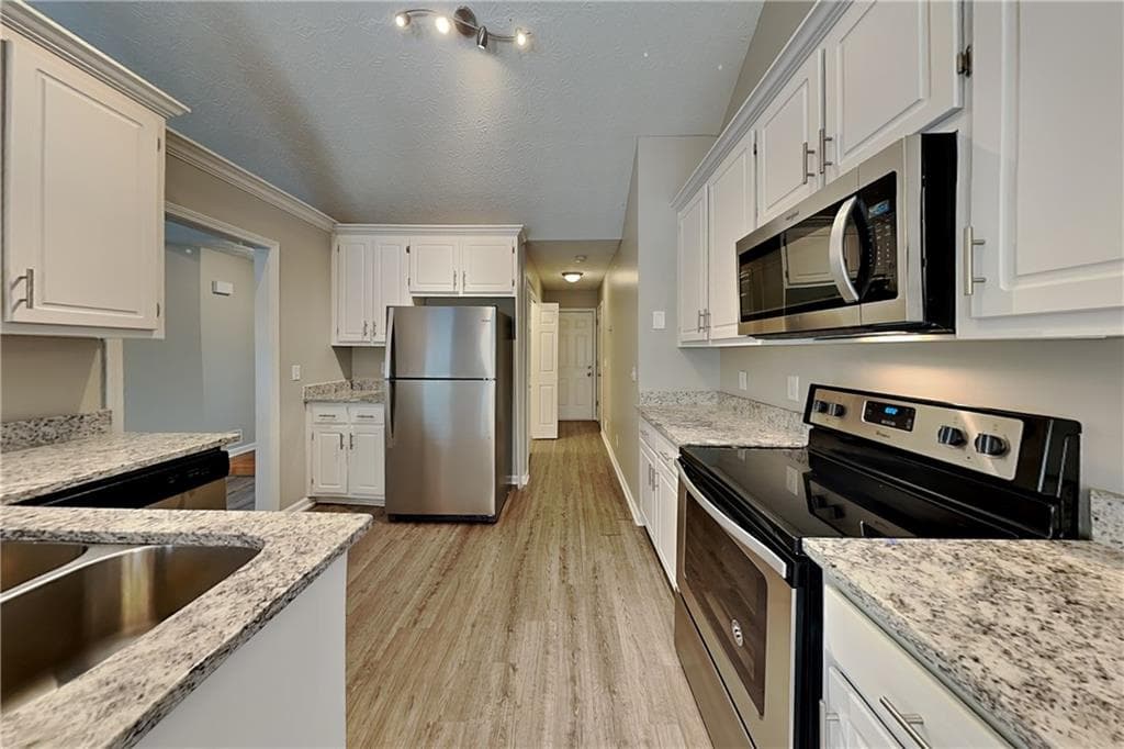 3 bedroom, 2 bathroom, 1,398 sq ft single family residence for rent at 405 Etowah Valley Way, Woodstock, GA 30189 for $2,100 a month — photo 4
