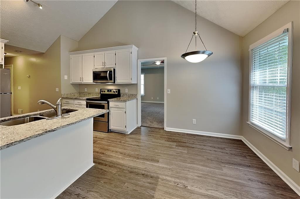 3 bedroom, 2 bathroom, 1,398 sq ft single family residence for rent at 405 Etowah Valley Way, Woodstock, GA 30189 for $2,100 a month — photo 5