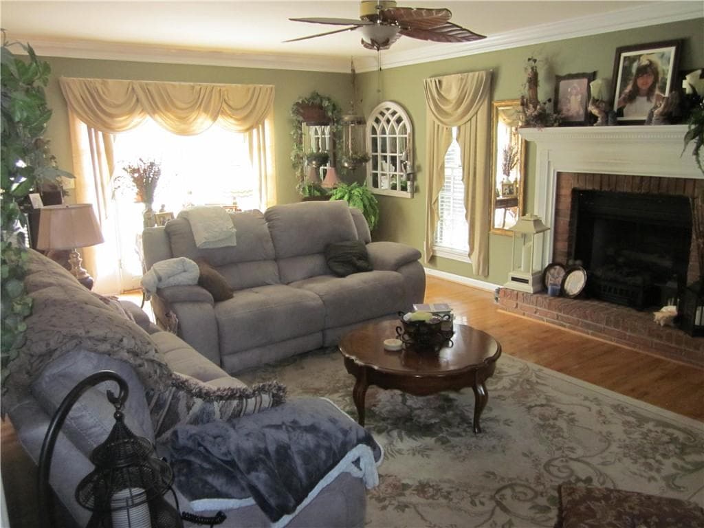 4 bedroom, 3 bathroom, 2,456 sq ft single family residence for sale at 2150 Overland Way, Powder Springs, GA 30127 — photo 2