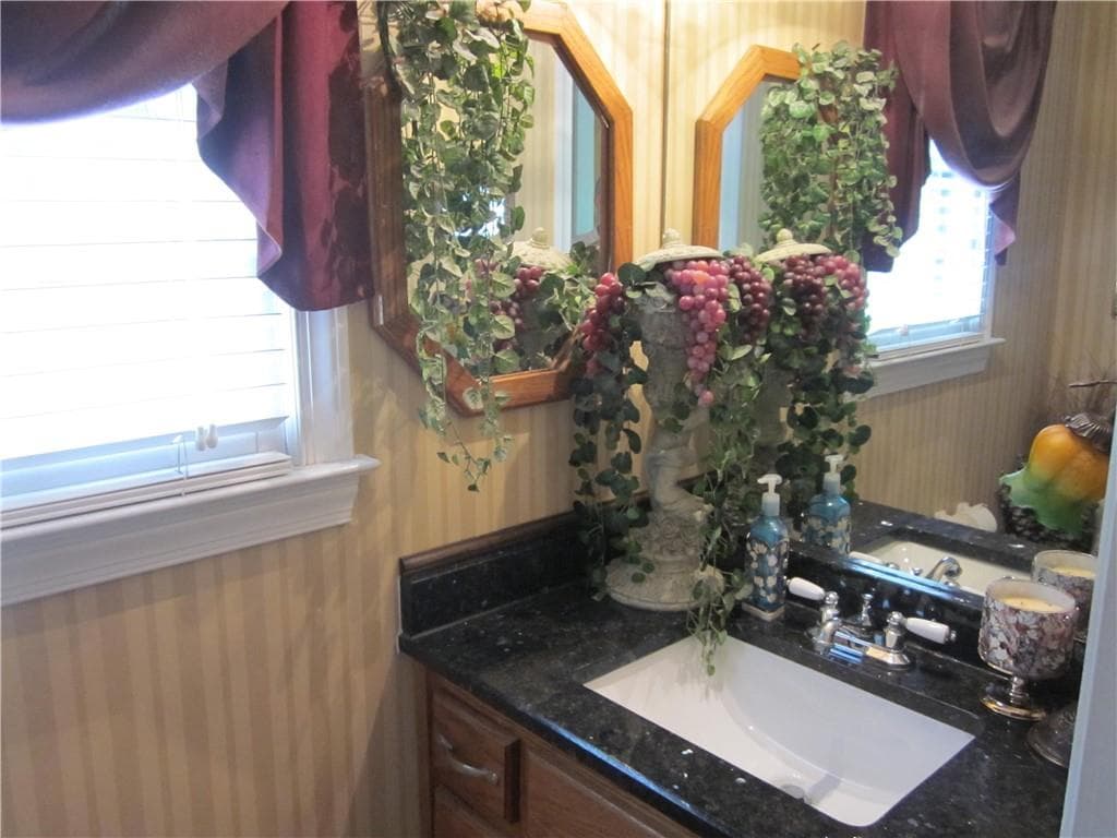 4 bedroom, 3 bathroom, 2,456 sq ft single family residence for sale at 2150 Overland Way, Powder Springs, GA 30127 — photo 7