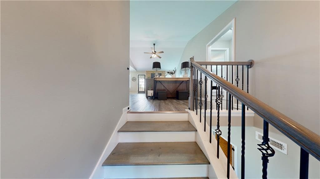 4 bedroom, 3 bathroom, 1,834 sq ft single family residence under contract at 345 Kodiak Road, Carrollton, GA 30117 — photo 6