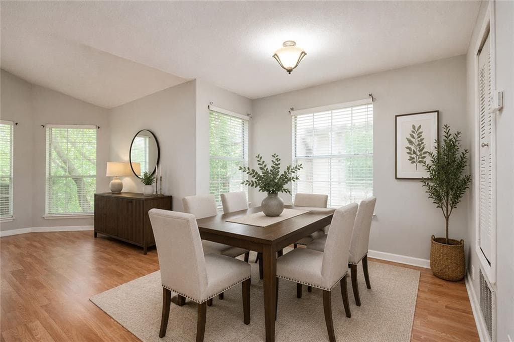 2 bedroom, 2 bathroom, 880 sq ft condominium for rent at 915 Wentworth Court, Johns Creek, GA 30022 for $1,900 a month — photo 6