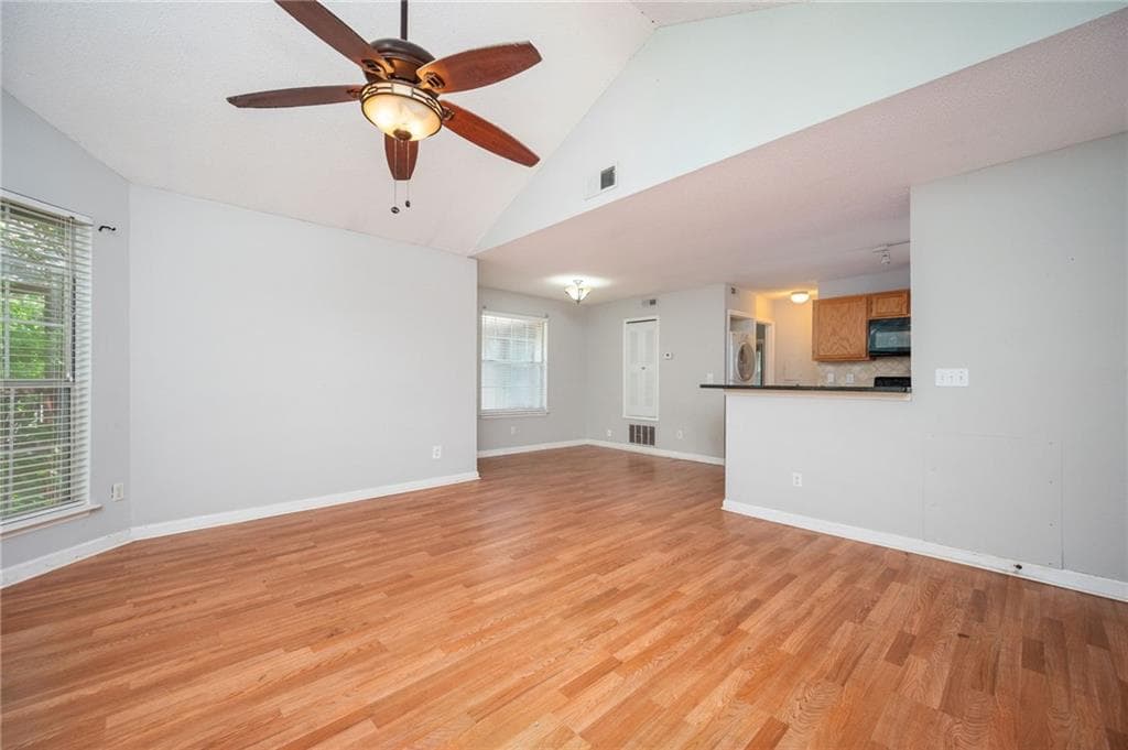 2 bedroom, 2 bathroom, 880 sq ft condominium for rent at 915 Wentworth Court, Johns Creek, GA 30022 for $1,900 a month — photo 8