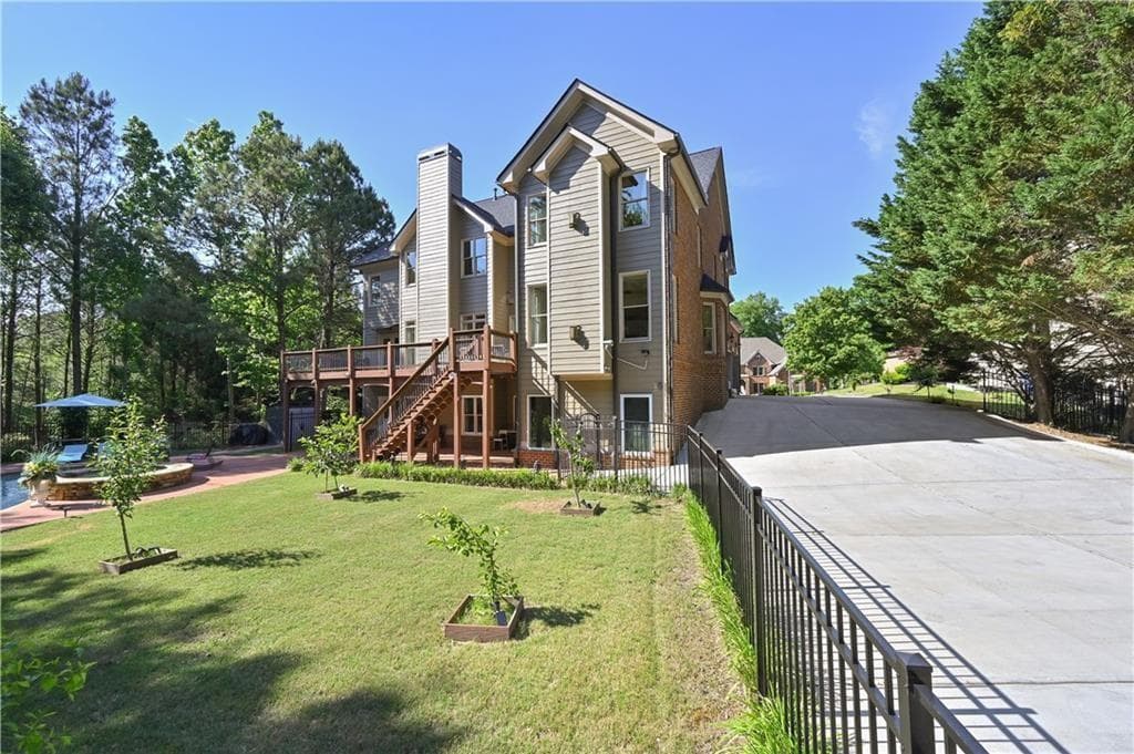 9 bedroom, 7 bathroom, 6,511 sq ft single family residence under contract at 3160 Rock Manor Way, Buford, GA 30519 — photo 4