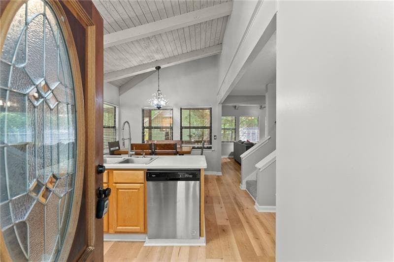3 bedroom, 2 bathroom, 1,135 sq ft single family residence for rent at 17 Dach Bruecke Gasse, Helen, GA 30545 for $2,500 a month — photo 9