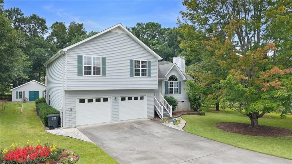 4 bedroom, 3 bathroom, 2,380 sq ft single family residence under contract at 154 Honeysuckle Drive, Calhoun, GA 30701
