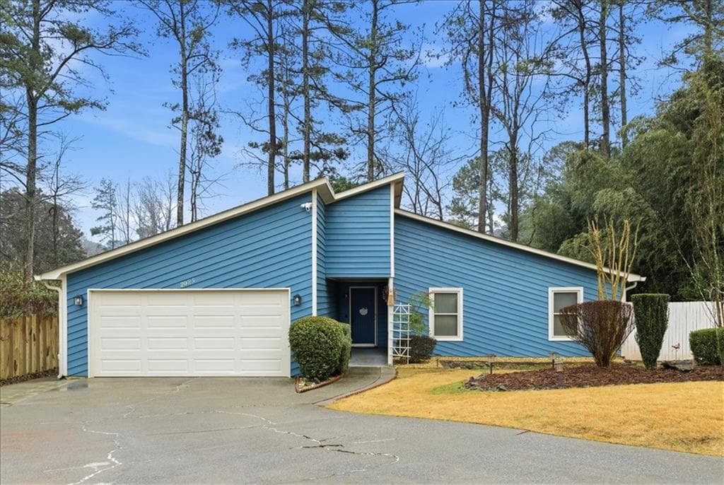 3 bedroom, 2 bathroom, 1,746 sq ft single family residence for rent at 2025 Kristian Way, Roswell, GA 30076 for $2,700 a month — photo 2