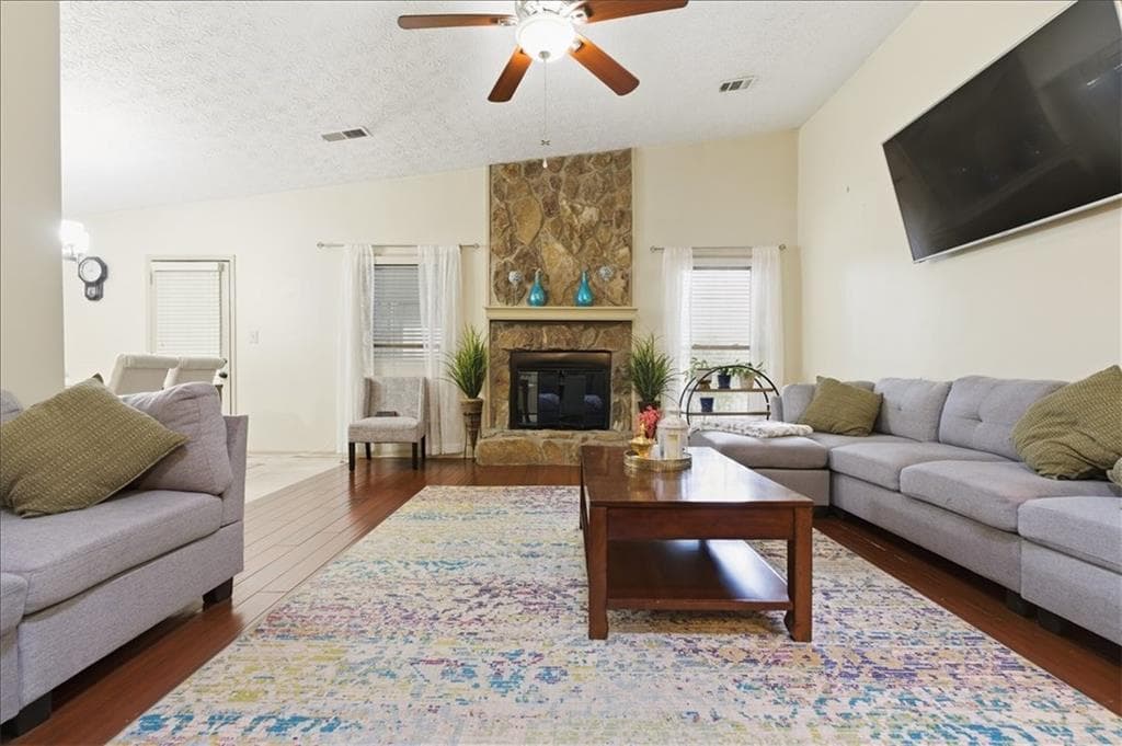 3 bedroom, 2 bathroom, 1,746 sq ft single family residence for rent at 2025 Kristian Way, Roswell, GA 30076 for $2,700 a month — photo 6