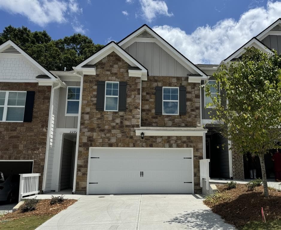 3 bedroom, 3 bathroom, 1,944 sq ft townhouse for rent at 2292 Blue Monarch Drive, Buford, GA 30519 for $2,350 a month — photo 1 of 21