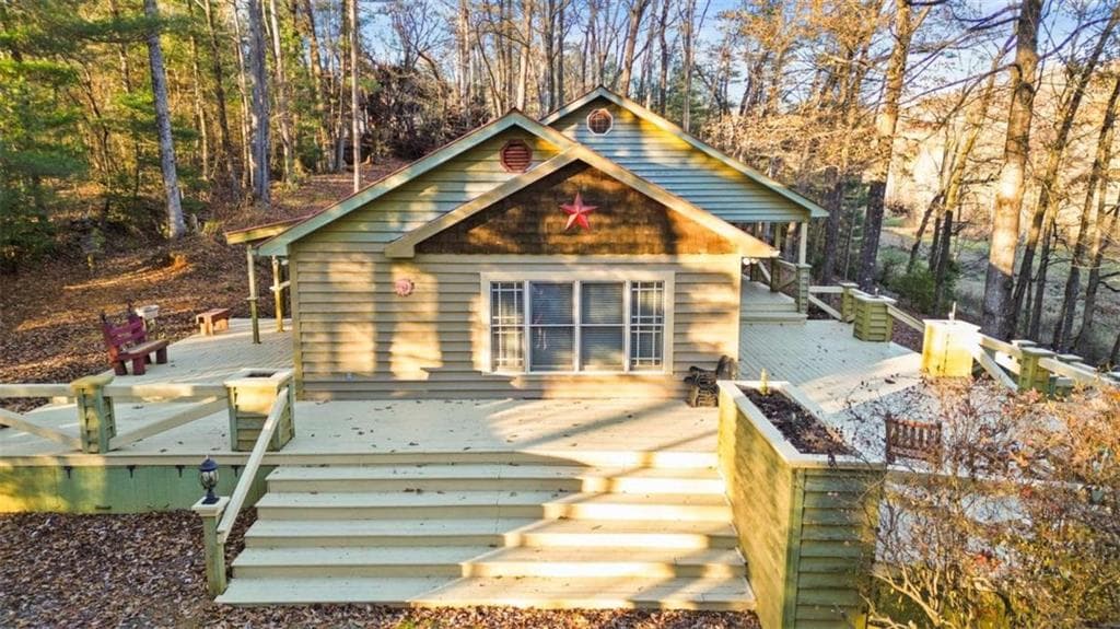 3 bedroom, 3 bathroom, 2,080 sq ft single family residence for sale at 143 Kaely Drive, Mineral Bluff, GA 30559 — photo 1 of 60
