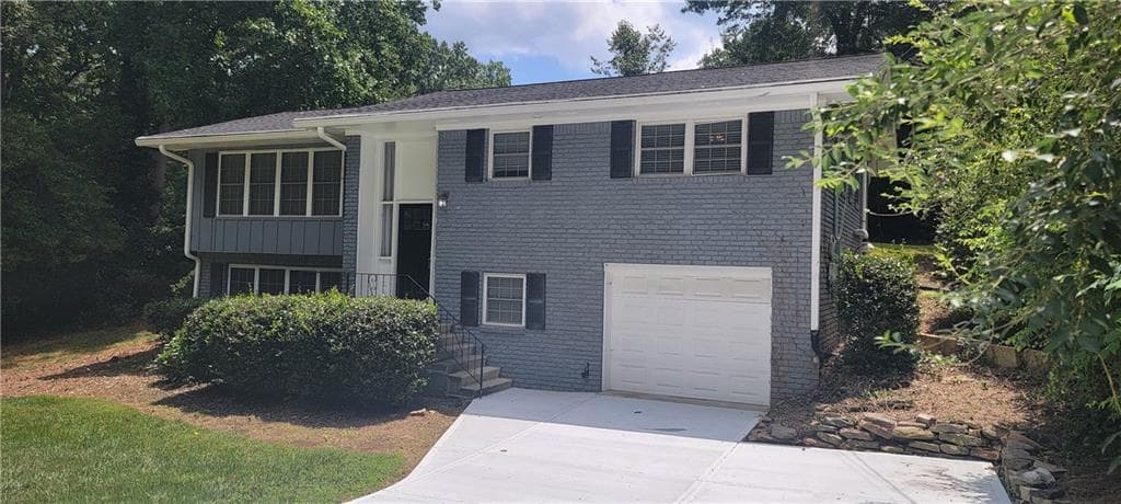 4 bedroom, 3 bathroom, 2,003 sq ft single family residence for rent at 2497 Wentworth Drive, Atlanta, GA 30345 for $2,875 a month — photo 2