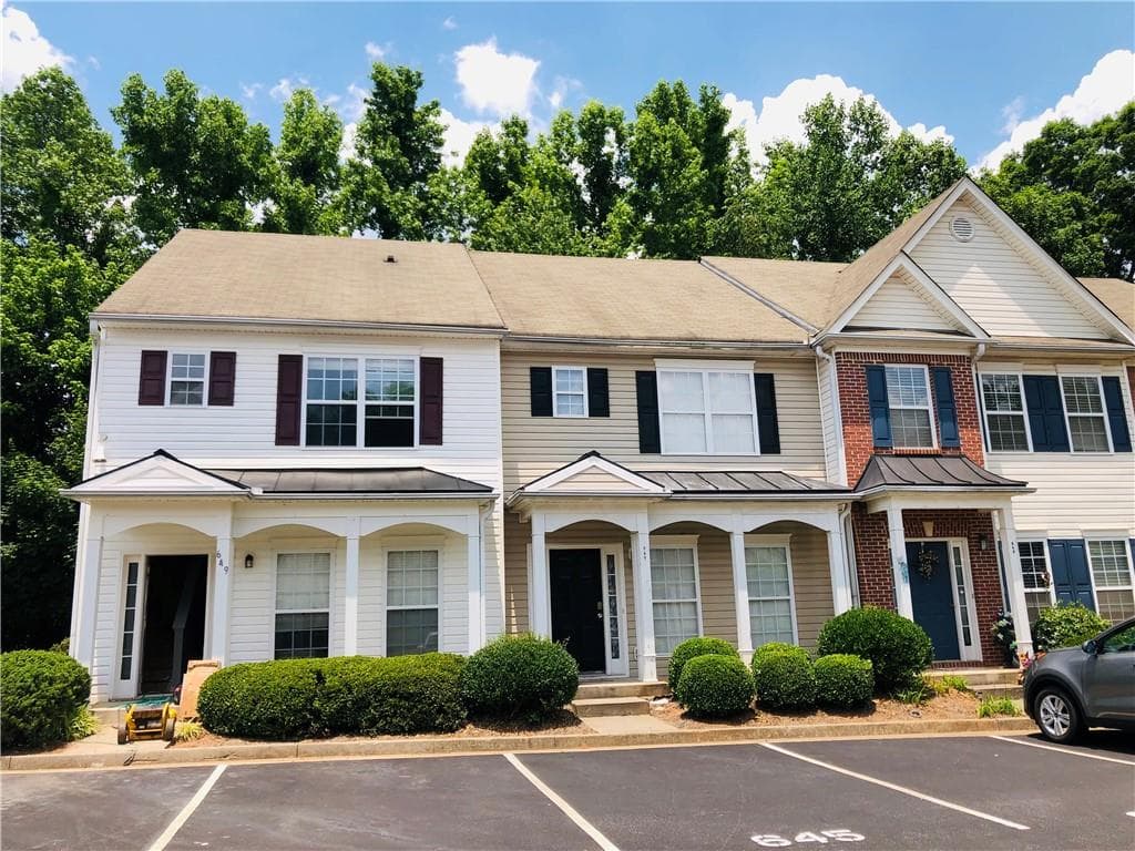 2 bedroom, 3 bathroom, 1,520 sq ft other for rent at 649 Kenridge Drive, Suwanee, GA 30024 for $1,750 a month — photo 1 of 32