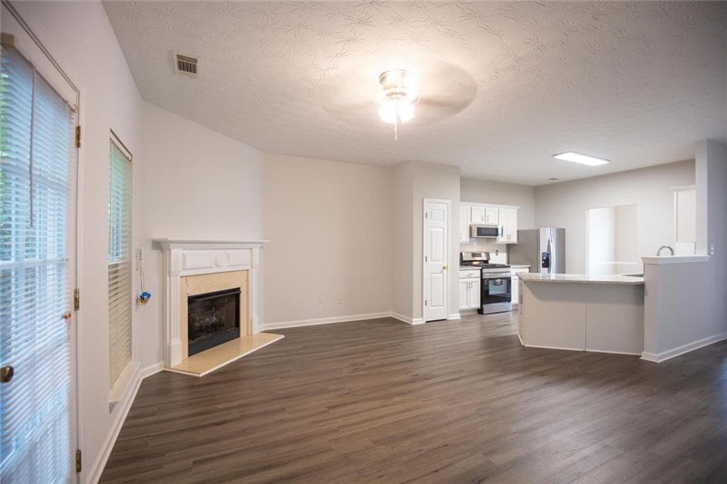 2 bedroom, 3 bathroom, 1,520 sq ft other for rent at 649 Kenridge Drive, Suwanee, GA 30024 for $1,750 a month — photo 8