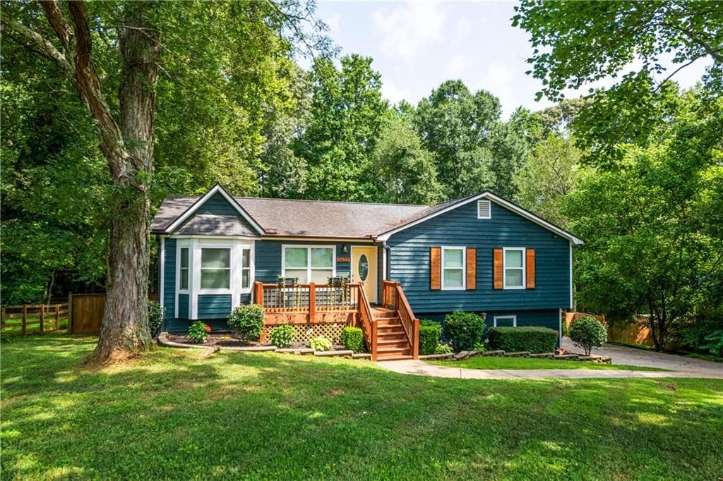 3 bedroom, 3 bathroom, 1,952 sq ft single family residence sold at 2622 Kellogg Creek Road, Acworth, GA 30102