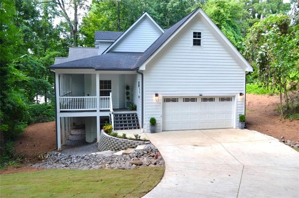 8 bedroom, 4 bathroom, 4,418 sq ft single family residence for sale at 592 Hidden Hills Court, Marietta, GA 30066 — photo 3