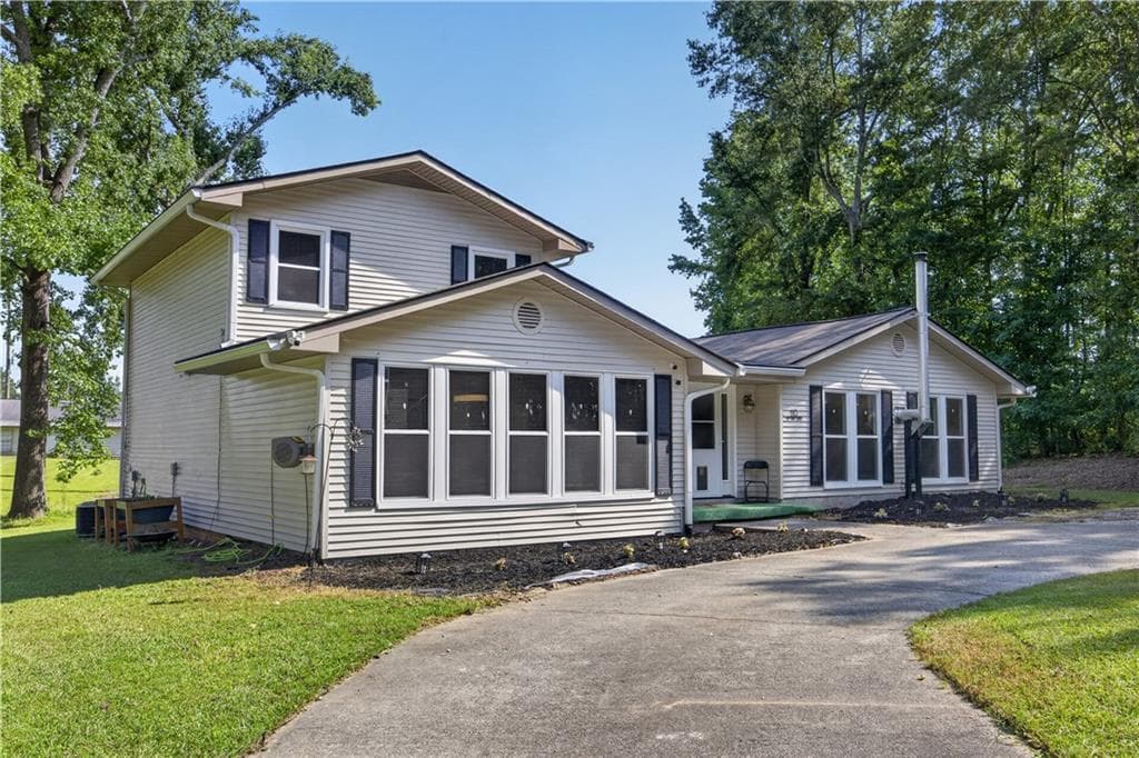 3 bedroom, 3 bathroom, 2,766 sq ft single family residence for sale at 110 Jaybird Lane, Villa Rica, GA 30180 — photo 2