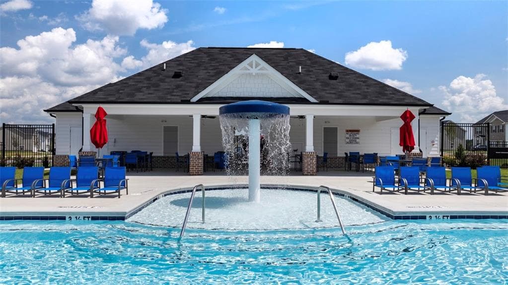 4 bedroom, 2 bathroom, 1,864 sq ft single family residence for sale at 952 Bergamot Way, Locust Grove, GA 30248 — photo 3