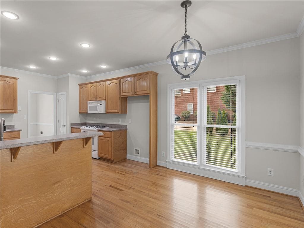 4 bedroom, 3 bathroom, 2,364 sq ft single family residence under contract at 1445 Lake Forest Lane, Mcdonough, GA 30253 — photo 8