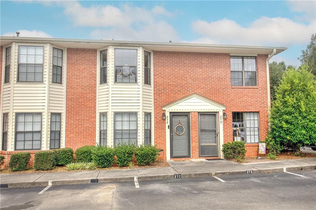 2 bedroom, 2 bathroom, 1,357 sq ft condominium for sale at 272 Mount Vernon Drive, Calhoun, GA 30701 — photo 2