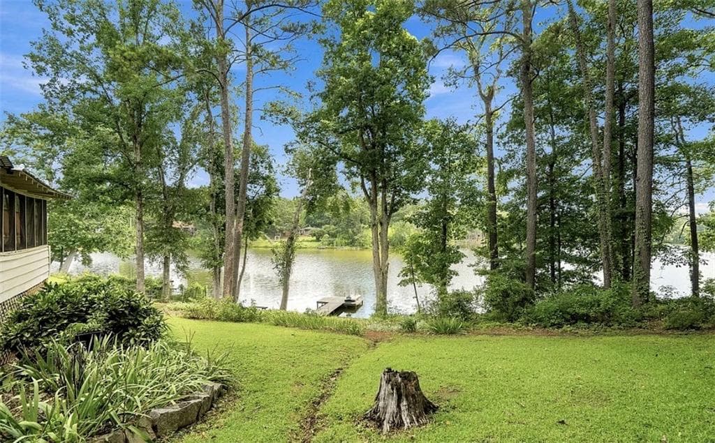 4 bedroom, 2 bathroom, 2,210 sq ft single family residence under contract at 8996 Mandarin Court, Jonesboro, GA 30236 — photo 3
