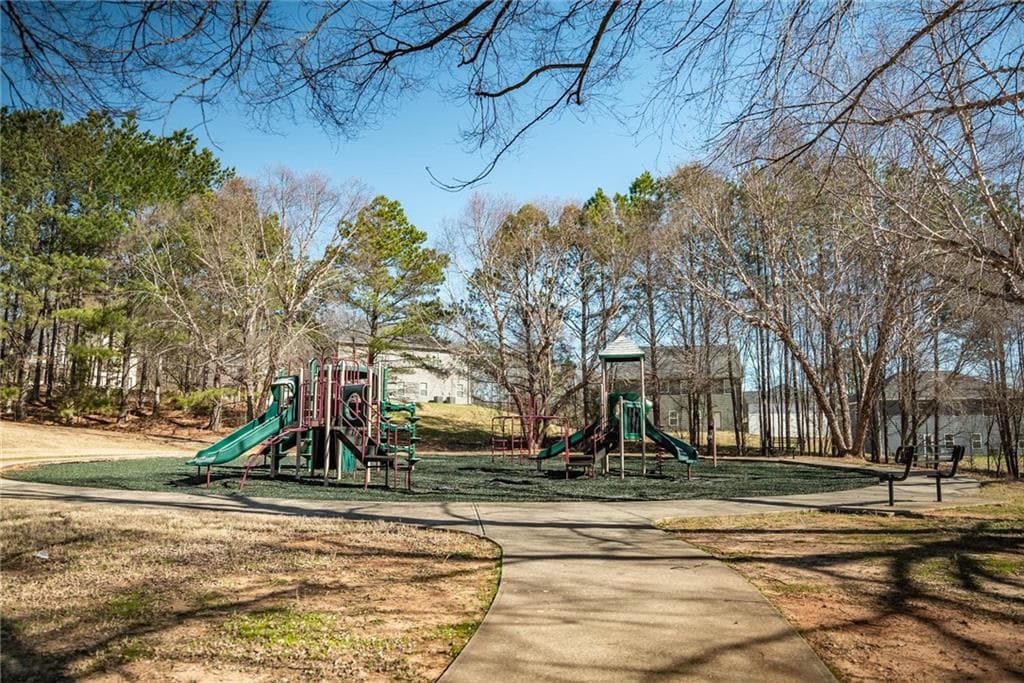 4 bedroom, 3 bathroom, 2,345 sq ft single family residence for sale at 433 River Walk Farm Parkway, Covington, GA 30014 — photo 6