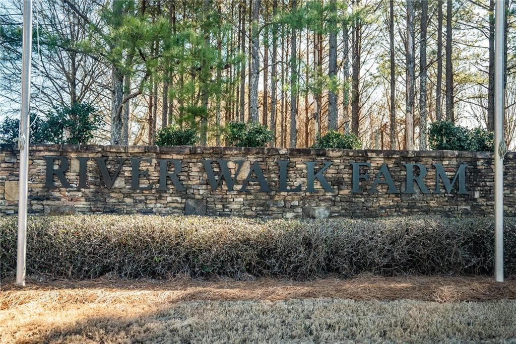 4 bedroom, 3 bathroom, 2,345 sq ft single family residence for sale at 433 River Walk Farm Parkway, Covington, GA 30014 — photo 8