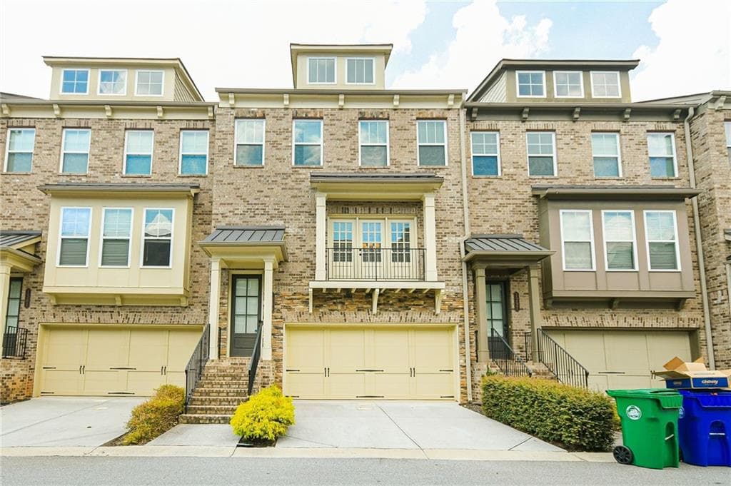 3 bedroom, 4 bathroom, 2,377 sq ft townhouse for rent at 1299 Linden Court, Atlanta, GA 30329 for $4,000 a month — photo 2
