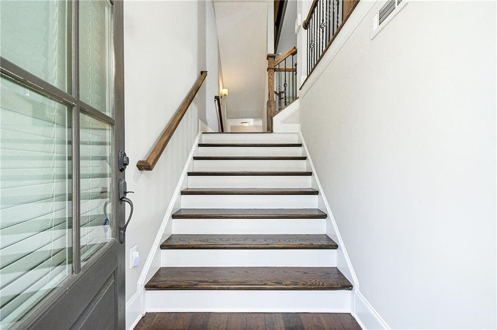 3 bedroom, 4 bathroom, 2,377 sq ft townhouse for rent at 1299 Linden Court, Atlanta, GA 30329 for $4,000 a month — photo 5