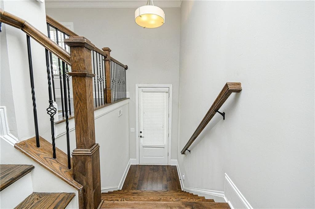 3 bedroom, 4 bathroom, 2,377 sq ft townhouse for rent at 1299 Linden Court, Atlanta, GA 30329 for $4,000 a month — photo 6