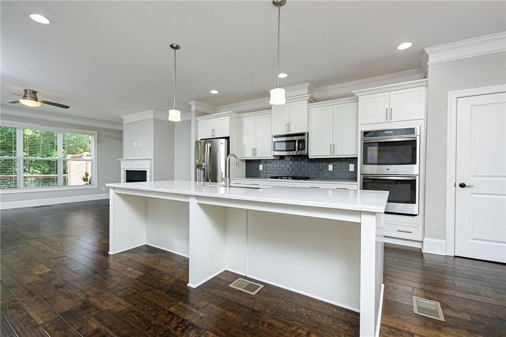 3 bedroom, 4 bathroom, 2,377 sq ft townhouse for rent at 1299 Linden Court, Atlanta, GA 30329 for $4,000 a month — photo 10