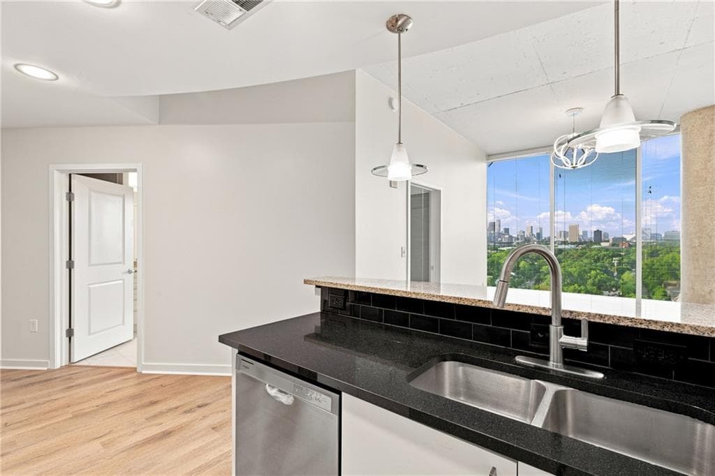 2 bedroom, 2 bathroom, 1,045 sq ft condominium for rent at 361 17th Street 1623, Atlanta, GA 30363 for $3,000 a month — photo 9