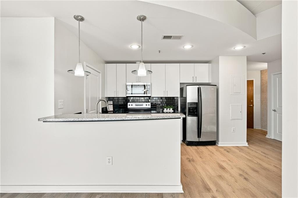 2 bedroom, 2 bathroom, 1,045 sq ft condominium for rent at 361 17th Street 1623, Atlanta, GA 30363 for $3,000 a month — photo 10