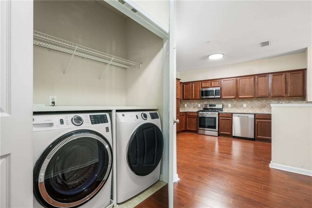 2 bedroom, 2 bathroom, 1,173 sq ft condominium for sale at 4805 W Village Way 1206, Smyrna, GA 30080 — photo 6