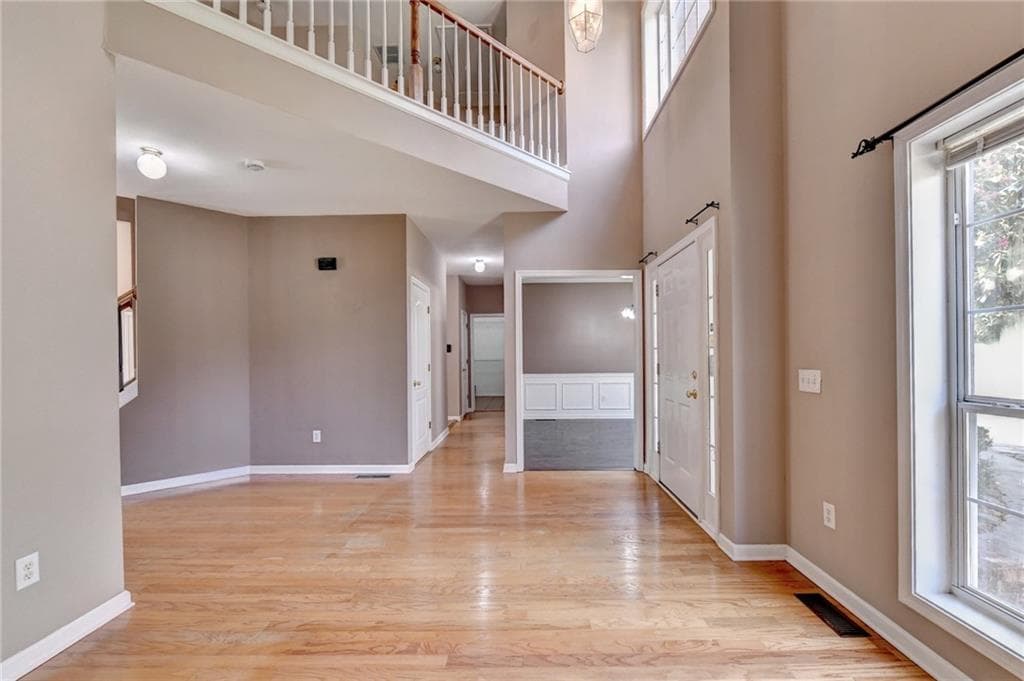 6 bedroom, 5 bathroom single family residence for rent at 2899 Savannah Walk Lane, Suwanee, GA 30024 for $3,200 a month — photo 4