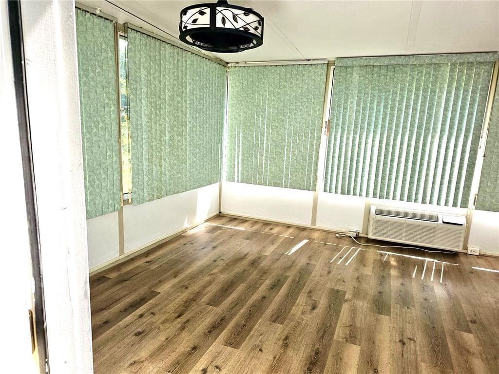 4 bedroom, 3 bathroom, 2,340 sq ft single family residence for sale at 1244 Hickory Wood Drive, Woodstock, GA 30188 — photo 8