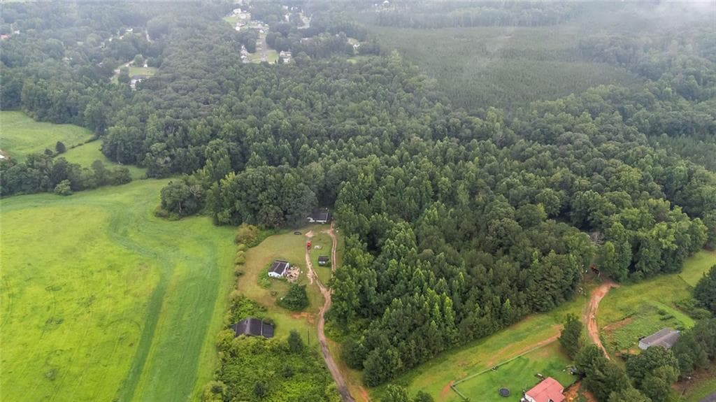 3 bedroom, 2 bathroom, 1,772 sq ft single family residence for sale at 136 White Rose Lane, Temple, GA 30179