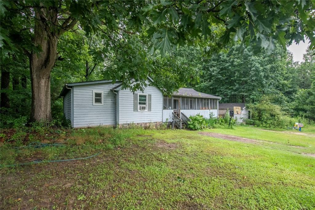 3 bedroom, 2 bathroom, 1,772 sq ft single family residence for sale at 136 White Rose Lane, Temple, GA 30179 — photo 3