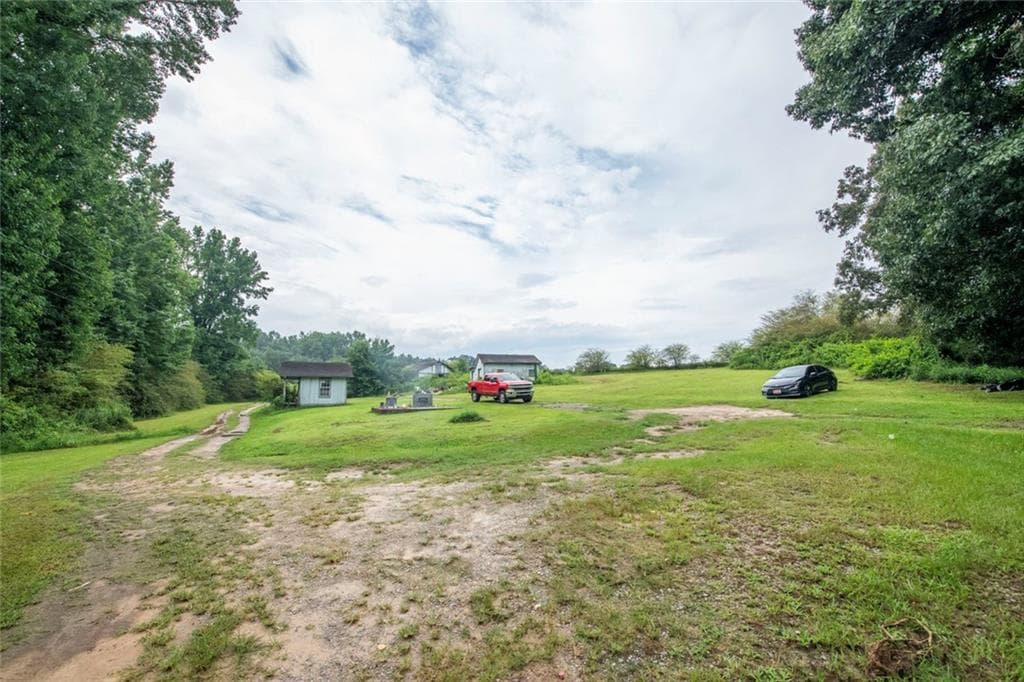 3 bedroom, 2 bathroom, 1,772 sq ft single family residence for sale at 136 White Rose Lane, Temple, GA 30179 — photo 5