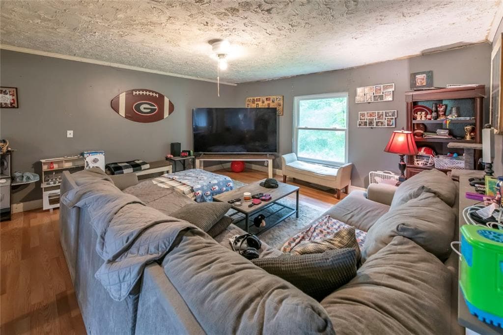 3 bedroom, 2 bathroom, 1,772 sq ft single family residence for sale at 136 White Rose Lane, Temple, GA 30179 — photo 7