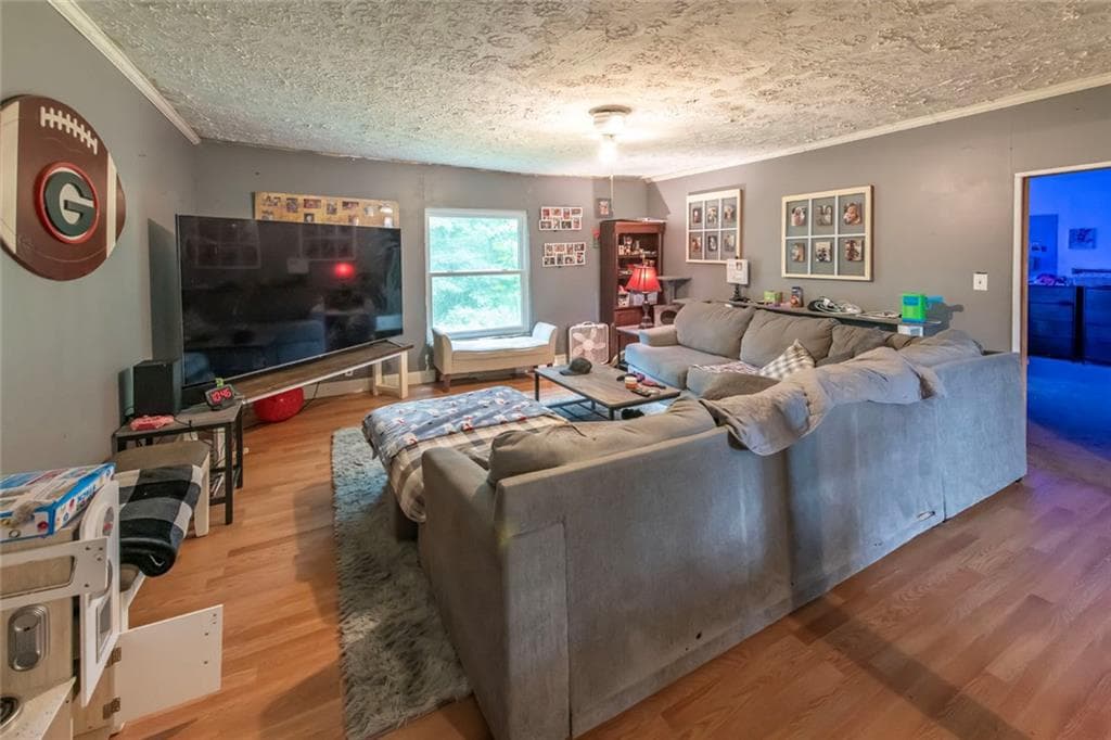 3 bedroom, 2 bathroom, 1,772 sq ft single family residence for sale at 136 White Rose Lane, Temple, GA 30179 — photo 8