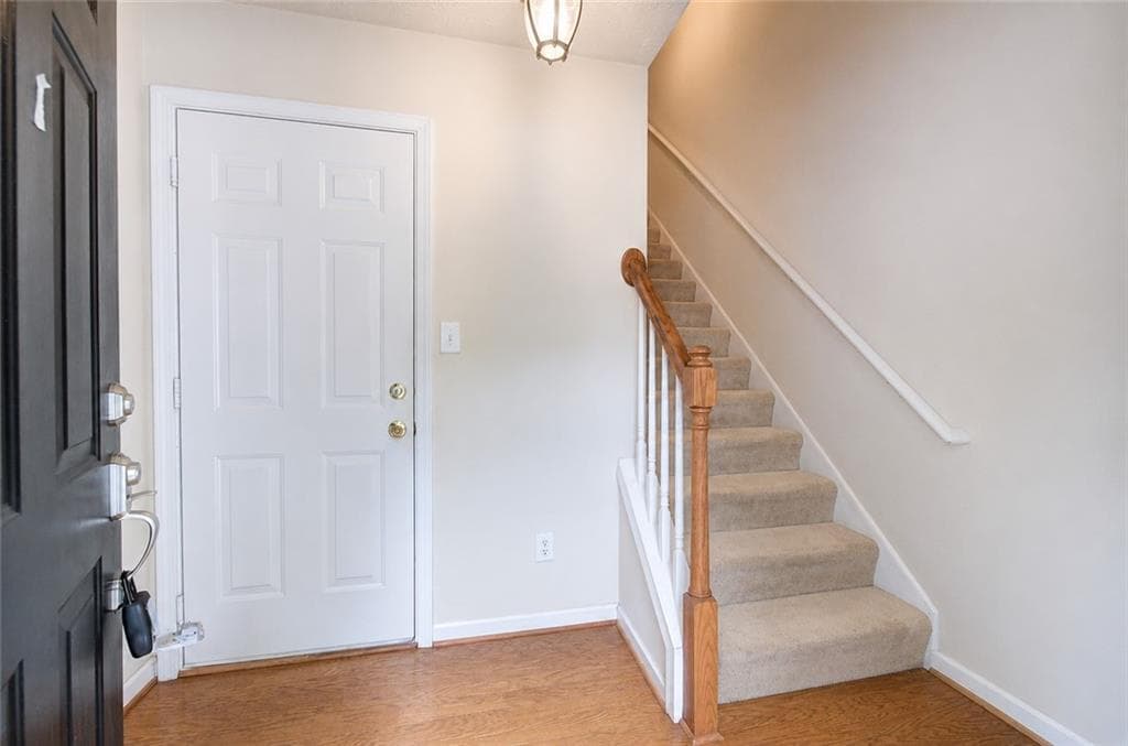 2 bedroom, 3 bathroom, 1,424 sq ft townhouse for sale at 4144 Spring Cove Drive, Duluth, GA 30097 — photo 2