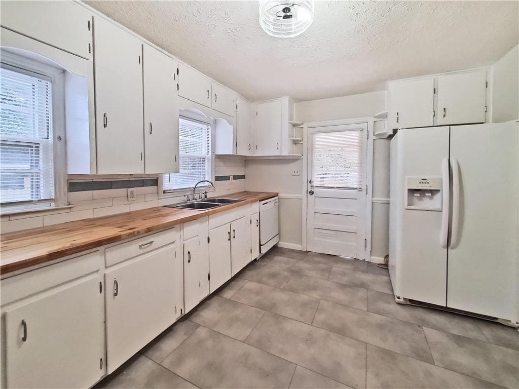2 bedroom, 1 bathroom, 825 sq ft single family residence for rent at 3018 Grand Avenue, Atlanta, GA 30315 for $1,300 a month — photo 5