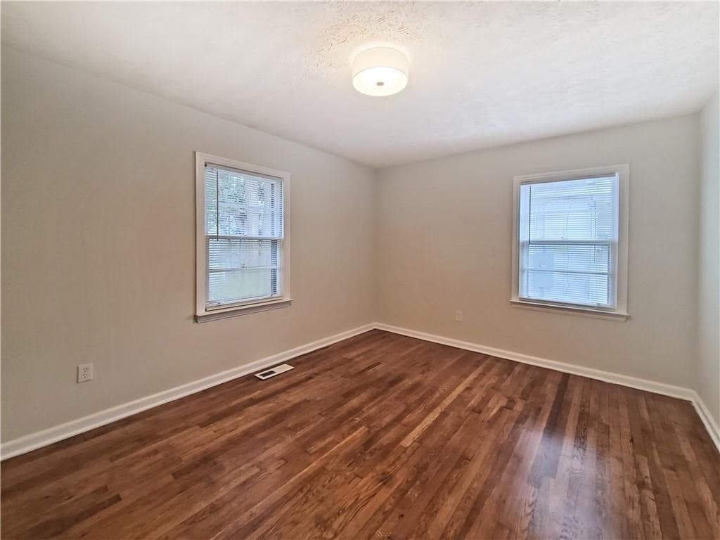 2 bedroom, 1 bathroom, 825 sq ft single family residence for rent at 3018 Grand Avenue, Atlanta, GA 30315 for $1,300 a month — photo 9